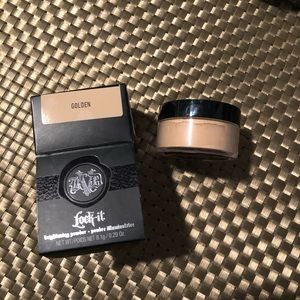 Kat Von D locket brightening powder color golden